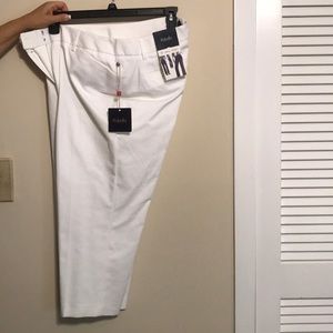 White womens capris-brand new never worn